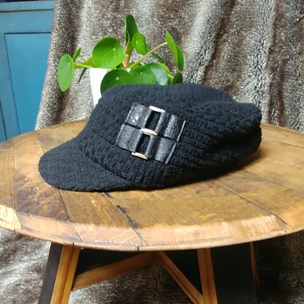 Mudd woven pageboy cap.EUC